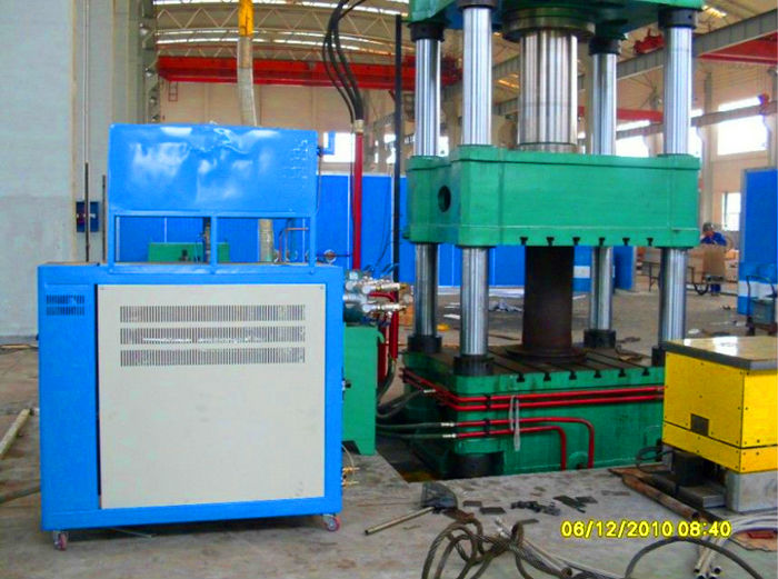 �ζ�ģ�ؙC���Ϻ���ʽ�ضȿ��ƙC��ˮѭ�h(hu��n)�ضȿ��ƙC